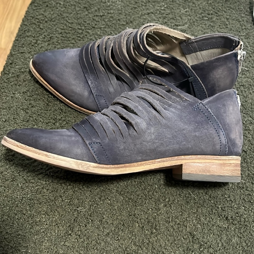 Free People Lost Valley Ankle Boots Sz 38 Navy Leather
